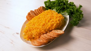 Impress All Of Your Guests With This Cheese Ball At Easter