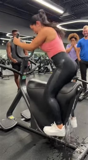 Woman's Hilarious Reaction to Mechanical Horse Malfunction