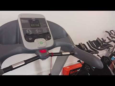 Precor 956i Experience Treadmill