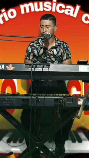 con pandero y arpa #musica