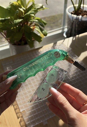 Exploring a New Glass Cutter for Stained Glass Art