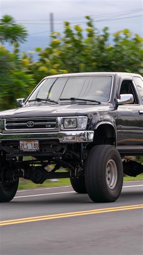 InstaMauiMatt | Maui Photographer on Instagram: "Mahalo Hilo for all the 🤙🏽 and killah vibes! That was such an awesome weekend and it was nice meeting everyone! I’ll be back! #hilohawaii #bigisland #liftedtrucks"