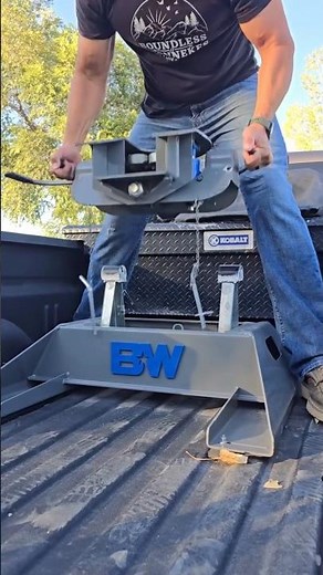 HOW TO: REMOVE B&W COMPANION 5TH WHEEL HITCH (ASMR)