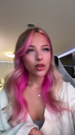 A PC you can hold in your hands?!🤯 #lenovolegion #legion #gaming #gamer #legiongo @lindseyszn