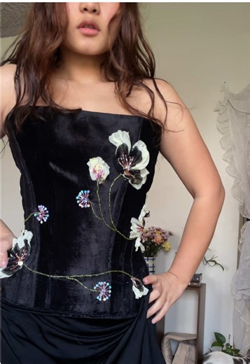 Creating a Beautiful Corset for Romantic Season