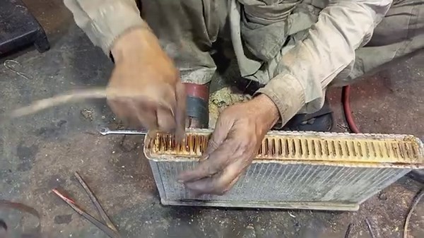 How to Repair and Restore Radiators that are Blocked and Rusty | Amazing skill point