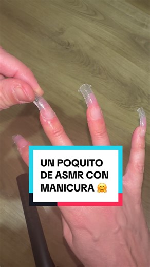 Este kit es ideal si no quieres gastarte la pasta en hacerte las uñas cada mes. Es fácil de usar y quedan unas uñas muy resultonas. 🤗 #uñaslargas #uñasdegel #uñaspostizas #asmr #tiktokshop