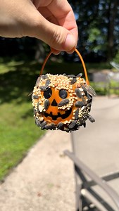 Halloween birds! Even the birds need some spooky decor! Join me in making these adorable pumpkin bird feeders! #craft #birds #diy #halloween #spooky | Lauren H