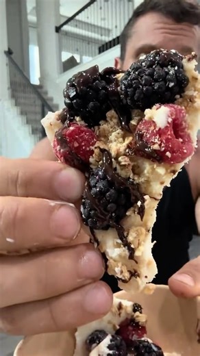 Cameron Dukes on Instagram: "265 calories 31g protein 3g fat 32g carbs makes 3 servings @30.forever with the great idea! Check out my cookbook My app MacroMatic (food tracking) Ingredients: 2 cups plain greek yogurt 1-2 tbsp of sweetener of choice 2 scoops vanilla protein powder 1 teaspoon vanilla extract 175g blackberries 100g raspberries 30g cup granola (140 calories) 40g dark chocolate Method: Mix yogurt, sweetener, vanilla extract and protein powder until fully combined. Pour mixture onto a