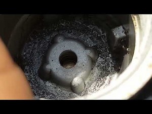 Dissasembling and studying the Air filter regulator from an eaton 13 speed