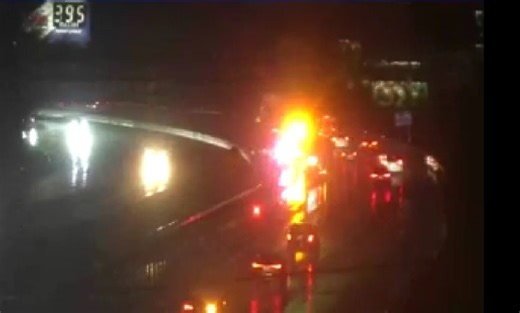 Vehicle crash on I-64 causes delays in Richmond