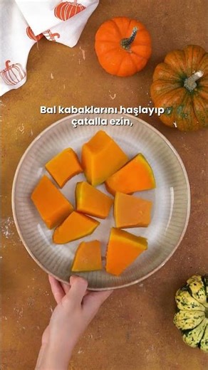 KÜRBIS-KÄSEKUCHEN (für 10-12 Personen)