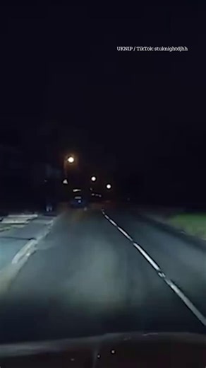 Meteor streaks over UK and lights up night sky | The Scottish Sun