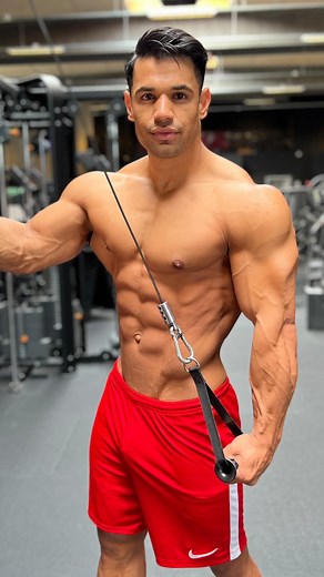 3.7K views · 377 reactions | Grip variations for your workout. Changing your grip during exercises can significantly impact muscle engagement. Different grip techniques for bicep curls and tricep exercises can target different muscle groups and movement planes. #workout #gym #gymtips | Fit Media Channel | Facebook