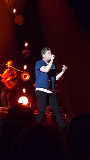 I stumble in the dark, tripping on a heart It's gonna leave a mark, maybe we can stay and wait it out You're the one that talks me down And even you can't help me now Rob Thomas Adelaide Entertainment Centre #canthelpmenow #robthomas #AdelaideConcerts #AdelaideConcert #theallnightdaystour #robthomastour #concertvideos #bandreels #concerts #ConcertTour2025 #concerttour #breizphotography #adelaideentertainmentcentre #everthesame #matchbox20 #robthomaslive #adelaideartists #viralreels #viralreelsfa