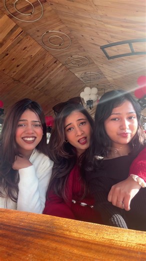 Hot topic in every table🤣🤣 iykyk@🍀 lucky555 @👾 #fyp #xyzcba #trending #girlies #gossip