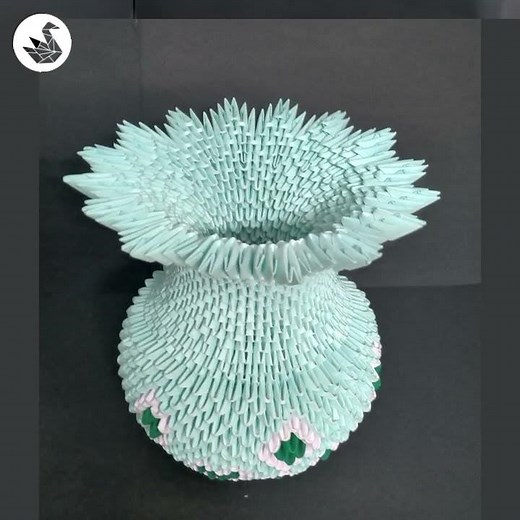 Elegant 3D Origami Vase - Handcrafted Decorative Art - Tulsi Origami