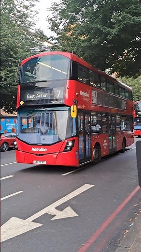 2 different Metroline London buses in Edgeware Road #metroline #buses