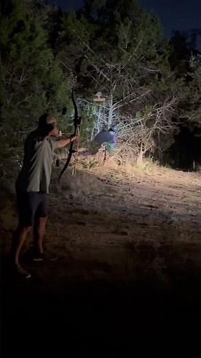 Archery vs Flying Witch! 🎃 3D Moving Target & Glowing Arrow Hits