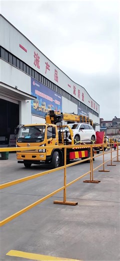 Dongfeng Tow Truck with Straight Boom Crane Features