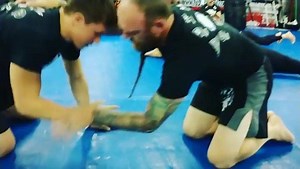 The Schultz headlock which is also known as the tripod choke. #wrestling #cacc #schultzbrothers #choke #csw #bjj #mma #ufc #bjj #boxing #muaythai #kickboxing #jiujitsu #fitness #martialarts #wrestling #fight #grappling #karate #training #mixedmartialarts #judo #fighter #brazilianjiujitsu #gym #mmafighter #erikpaulson #motivation #selfdefense #workout #bellator #bjjlifestyle | CSW Fullerton