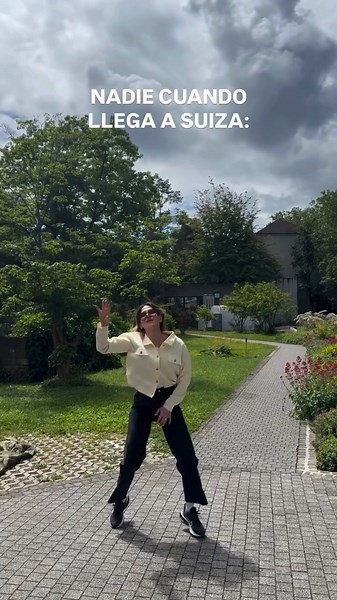 Jimena Barón con Matías Palleiro y su bebé en Suiza: puentes ecológicos, destrezas al aire libre y momentos de risas
