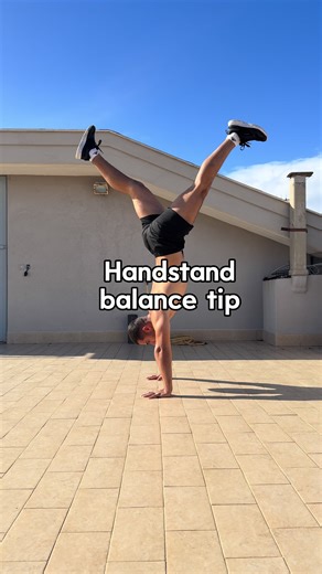 Want to train calisthenics the right way? Comment COACH, or check my link in bio 💪🏼 #calisthenics #handstand #fitness #workout Calisthenics Coach, Calisthenics tutorial , Handstand tips