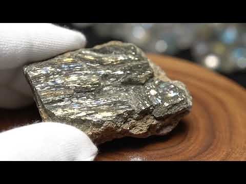 🤯 UNBELIEVABLE! Raw Muscovite Transformation: Unveiling Nature's Shimmering Sheets (ASMR)