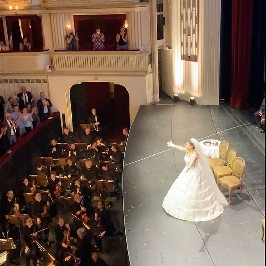 Cecilia Bartoli on Instagram: "It was a deeply moving evening - my debut at the Wiener Staatsoper - a big triumph for our Cenerentola👰🏻 - Thank you Rossini 🎶, thank you Vienna! ♥️🙋🏻‍♀️😘🥰"