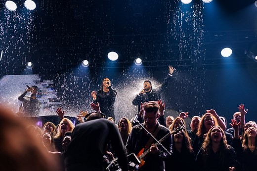 2025 GMA Dove Awards Highlights: Forrest Frank, Brandon Lake, and Jelly Roll Triumph in Music and Worship Categories – Archyde