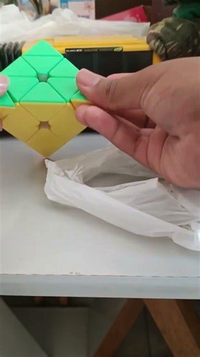 Pyraminx Unboxing