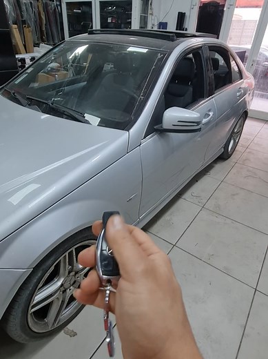 Mercedes-Benz W204 Auto Window and Roof Close Guide