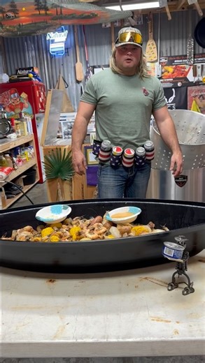 538K views · 14K reactions | Pre-frozen shrimp won't peel??? Let give it a run dude!!! After pouring in the seasoning you like let them soak for 20 plus minutes!!! #makingshrimppeelagain!! High Performance Cookers for this sick boiling pot!!! | Stalekracker | Facebook