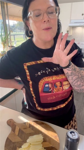 Share your Chrissy Tree tips & finds with me! 🎄 | Jennnnaaayy