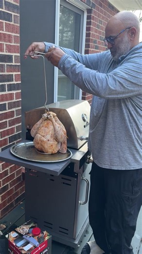 Happy Thanksgiving yall 🤣🦃 #fyp #turkeyday | deep fried turkey