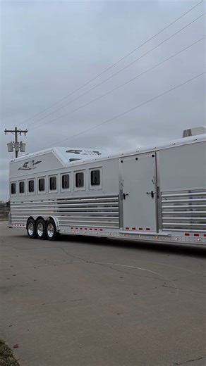 4-Star Trailers, Inc on Instagram: "Trainer-friendly and road-ready! 🤠 This 8-horse slant load trailer offers tons of space, swing-out blanket bars, lots of hooks, and two removable saddle trees. And don’t forget our patent-pending Hybrid Haypods which are designed to: 🔹 Improve ventilation 🔹 Provide significantly more space for hay 🔹 Keep everything dry and neatly out of the way"