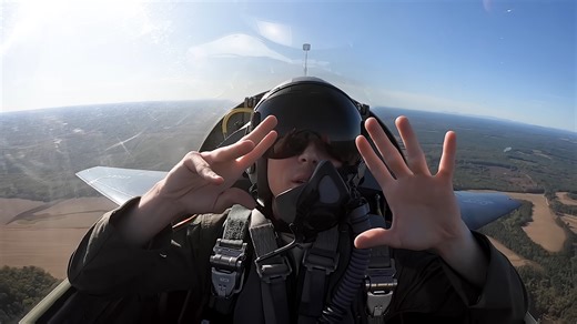 Watch what happens to the human body in a fighter jet