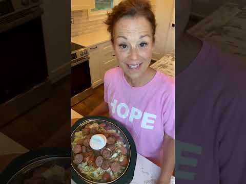 Easiest cabbage soup | 6 ingredients or less | slow cooker recipes | easy and simple dinner idea