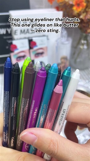 If your eyeliner irritates your eyes, you’re using the wrong one.🥰👇🏻👇🏻👇🏻#eyeliner #affordablemakeup #fyp #makeup #tiktokshop
