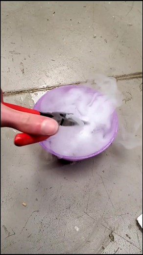 Mysterious Chemistry Experiment: Cursed Bubbles