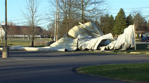 High wind causes damage, travel delays across central Ohio
