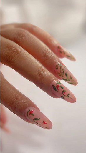 green / red flower nails #new #nails #shiningnails #naildesigns #cute #nailart