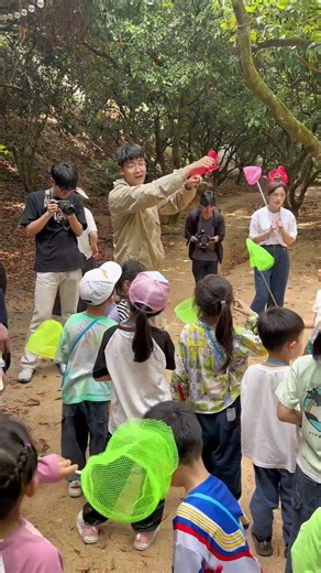 Butterfly catching with dad #Parent-Child Fun Spot #Cute Kids #Children's Animation
