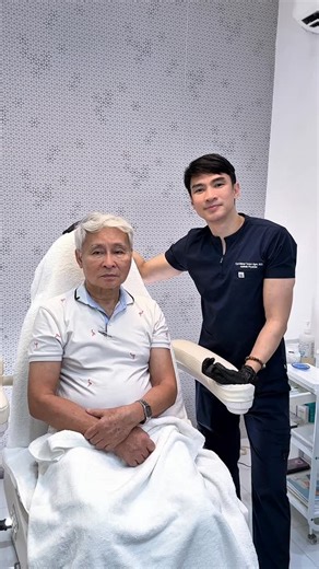 With our long history of thread lifting, the best thing that we have noticed among our old patients is the improvement of their jowls and lower face area, which machine procedures cannot deliver. It is the mechanical pull of the threads, the fixation of the lift, the immediate visible improvement, and the physical support of the threads with the collagen bio-stimulation at the same time. We used Aptos Namica 19cm on Tito Nards, which can last for 18 months to 2 years, and a combination of Ellure