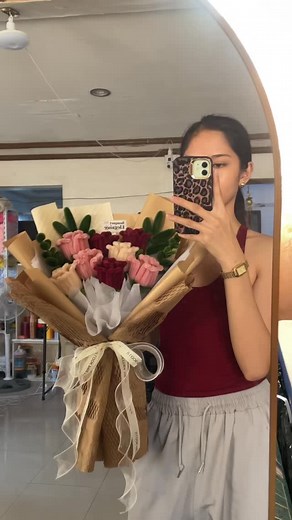 flower code: diana fuzzy wire bouquet can customize to any color —carefully handcrafted flowers that can last for years. each bouquet comes a printed note card – ready to make someone’s day ۶ৎ ꕤ same-day delivery available ꕤ dm to view catalog location: San Jose del Monte, Bulacan #fuzzywirebouquet #fuzzywireflowers #rose #bouquet | Bouquet of Elegance | Facebook