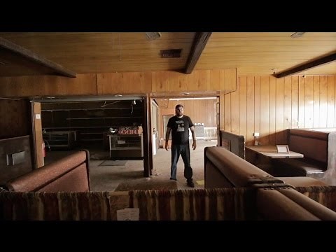 Inside ABANDONED Pee Wee's Big Adventure Diner !