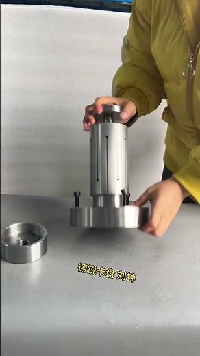 Expanding mandrel oil cylinder. Inner hole expanding pneumatic chuck.