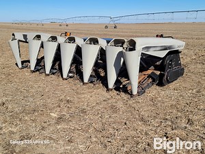 2005 AGCO Gleaner 3000 Hugger 6R30 Corn Head | Agriculture