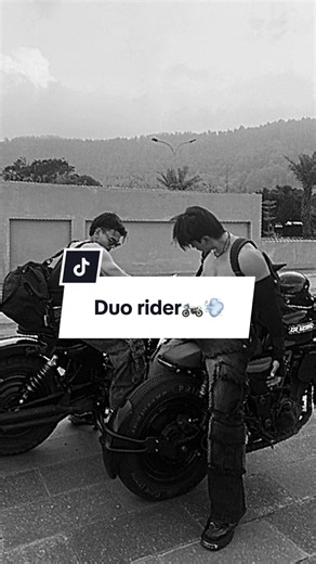 Duo Ojek Pengejar Fefew: Motor Custom yang Keren