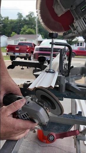 How To Cope Crown Molding EASY! #crownmolding #howto #copejoint #miter #flextools #flapdisc